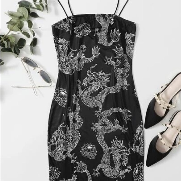 Black and white dragon bodycon dress - Picture 3 of 3